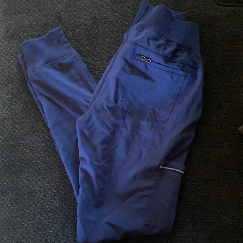 XS infinity scrub pants